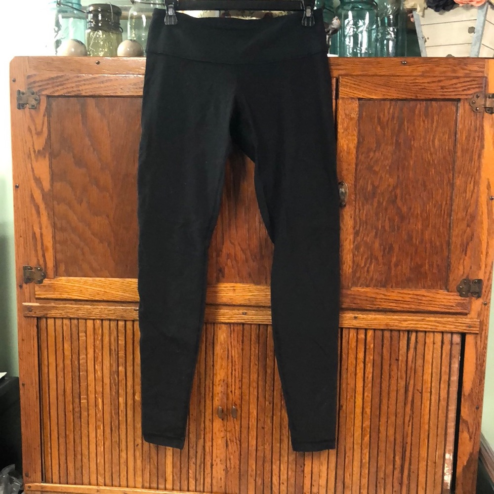 Lululemon yoga leggings ~ lightly worn ~ size 8